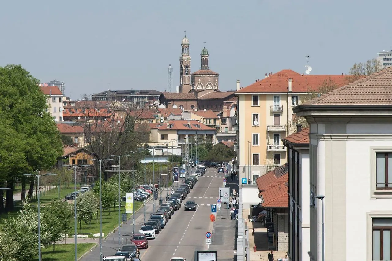 Youhosty - Segantini 73 Milano