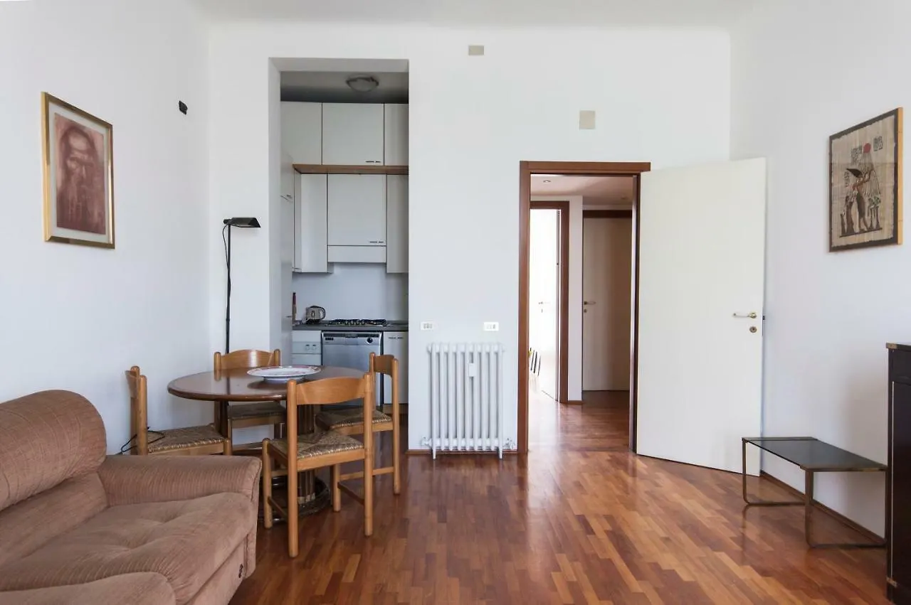 Youhosty - Segantini 73 Milano