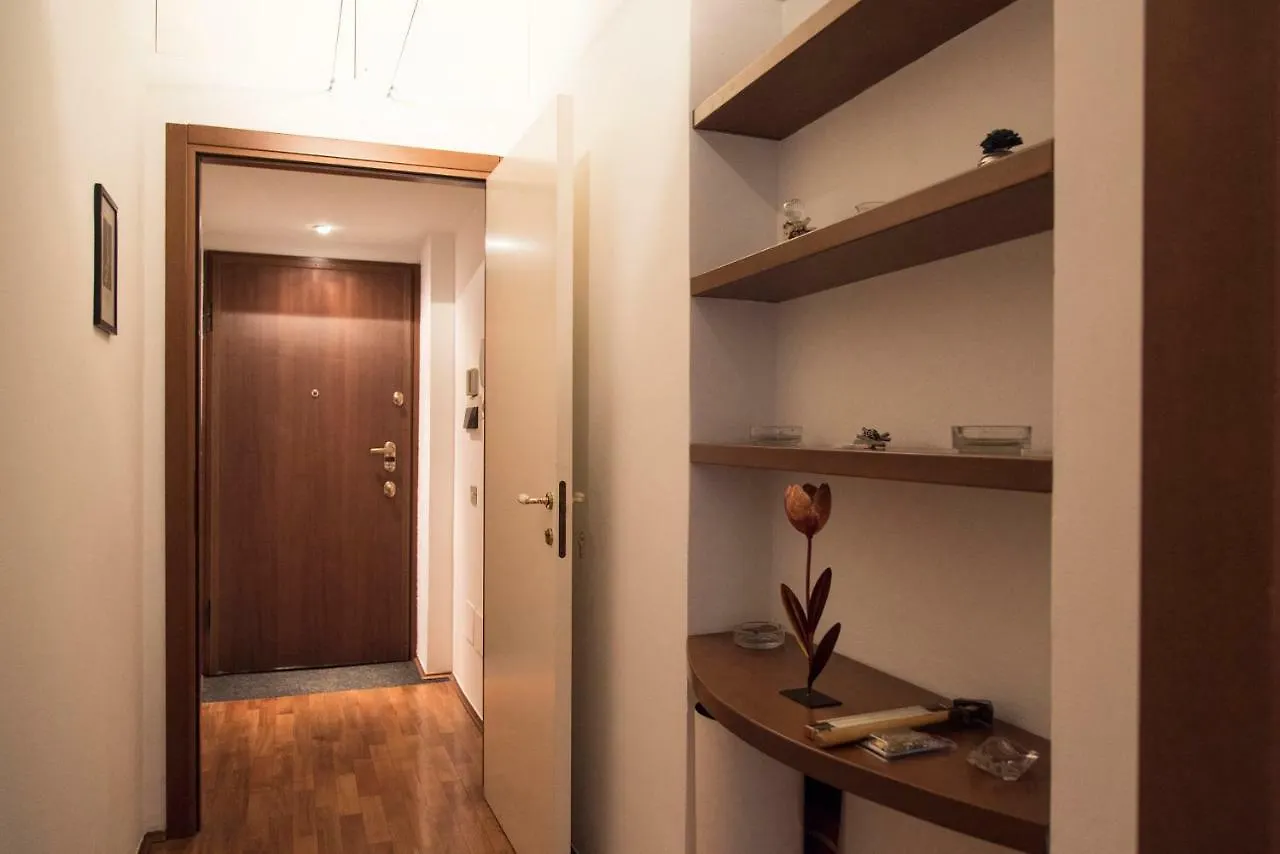 Apartment Youhosty - Segantini 73 Milan