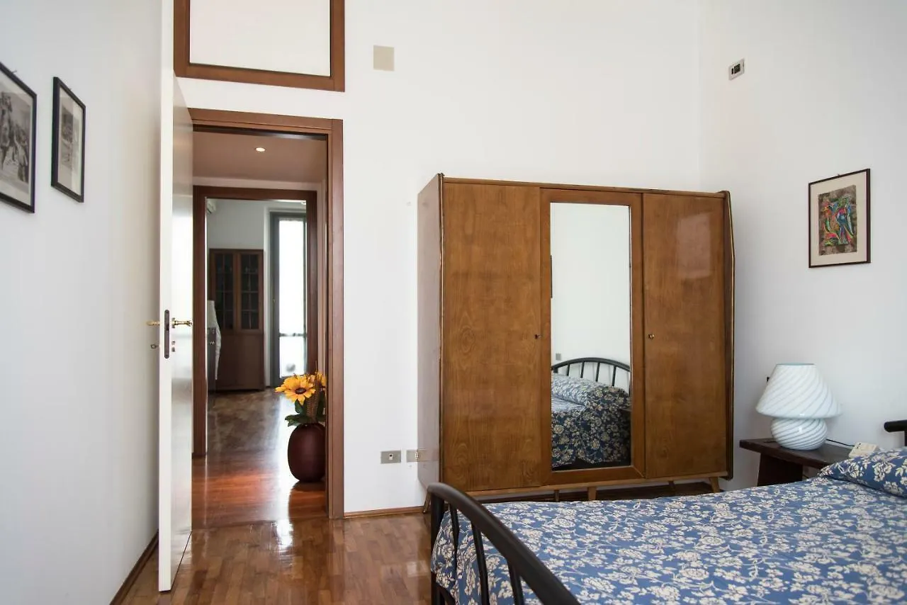 Youhosty - Segantini 73 Milan Apartment