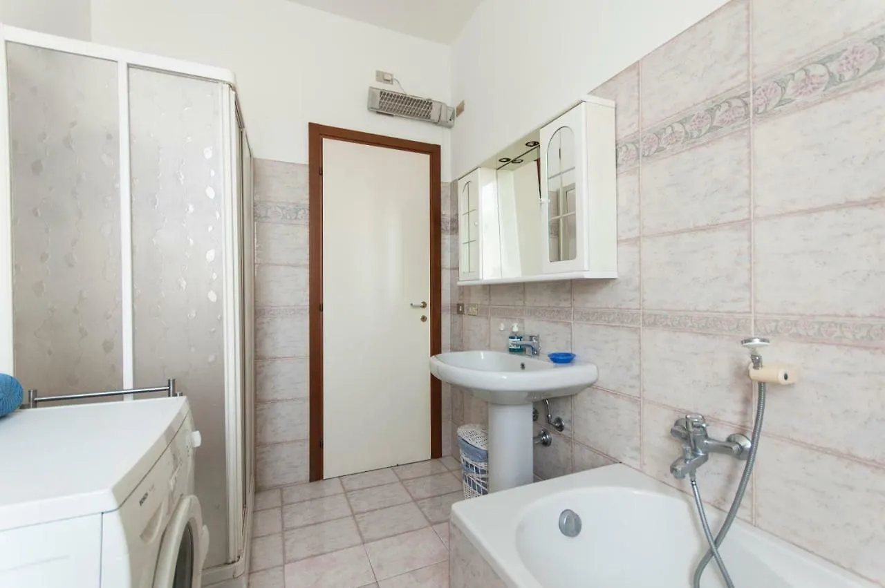 Apartment Youhosty - Segantini 73 Milan