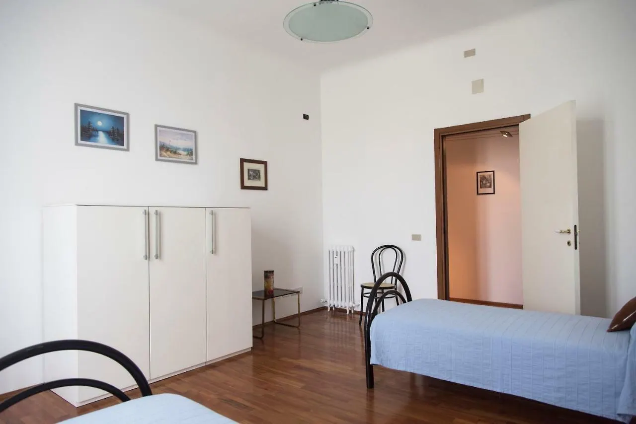 Apartment Youhosty - Segantini 73 Milan
