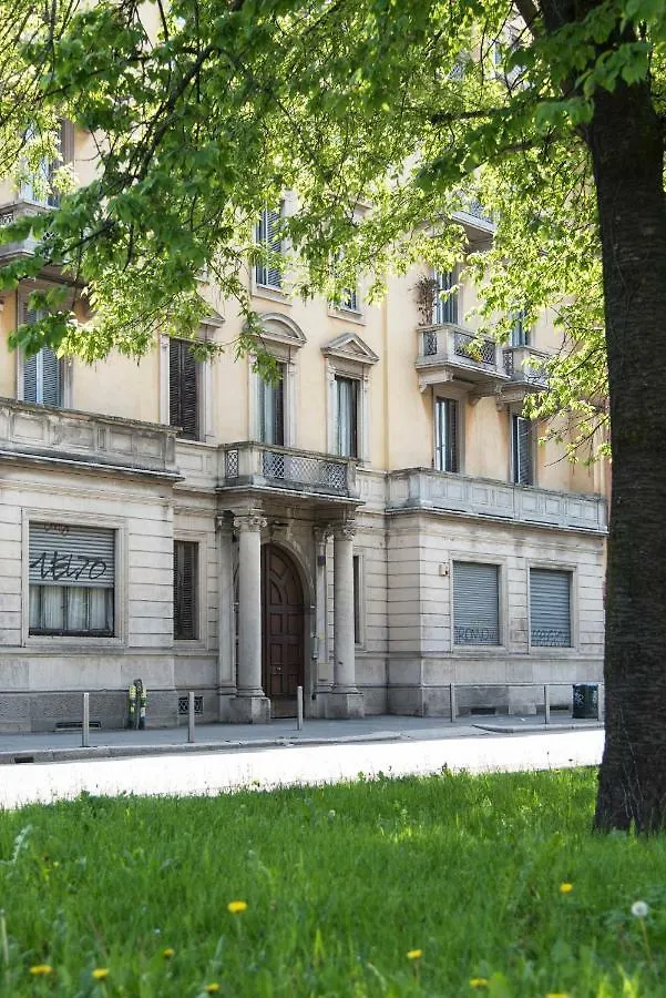 Apartment Youhosty - Segantini 73 Milan
